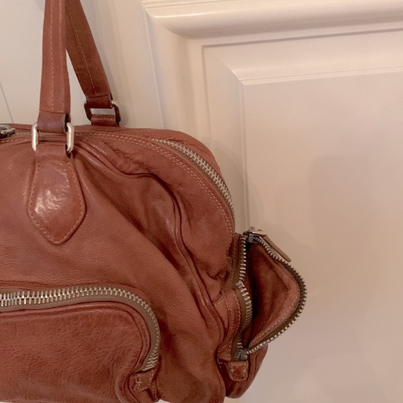 PRICE DROP MAKE AN OFFER! Prada satchel/shoulder bag. - Picture 3 of 11